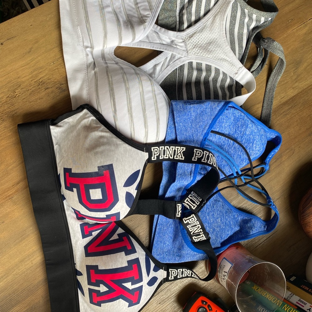 Sports bra lot
